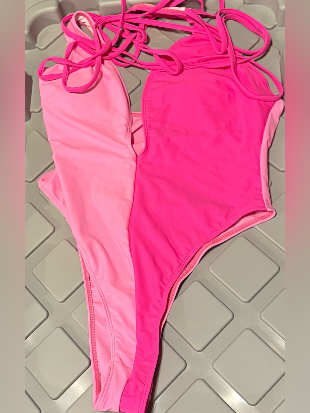 Lot of 4 MEDIUM Bathing Suit & Bikini Set Hot Pink Tie-Dye - Picture 3 of 6